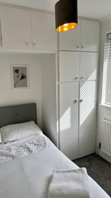 Cheerful 3 Bedroom Townhouse With Free Parking. Billericay Exterior foto